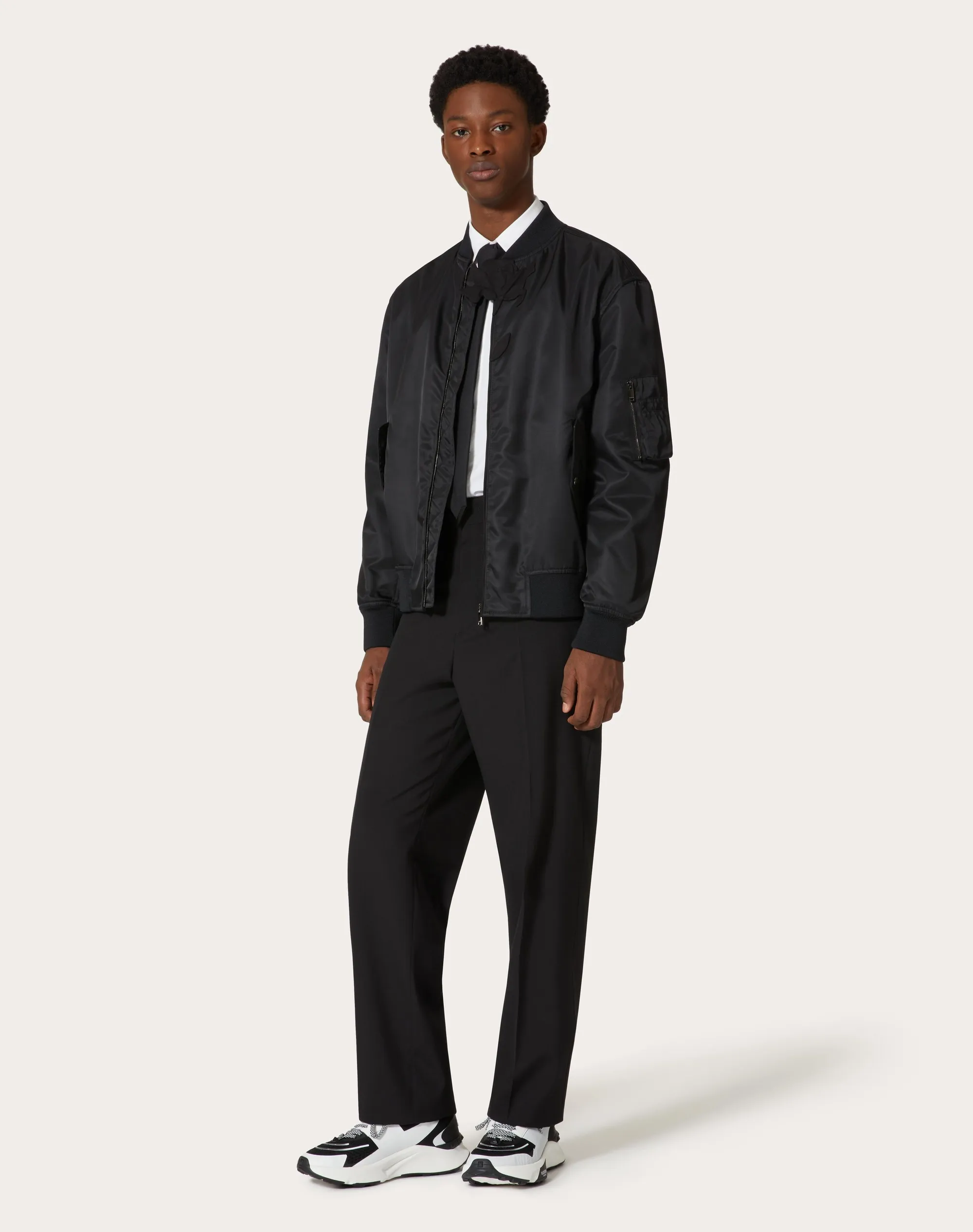 BOMBER IN NYLON CON RICAMO FIORE