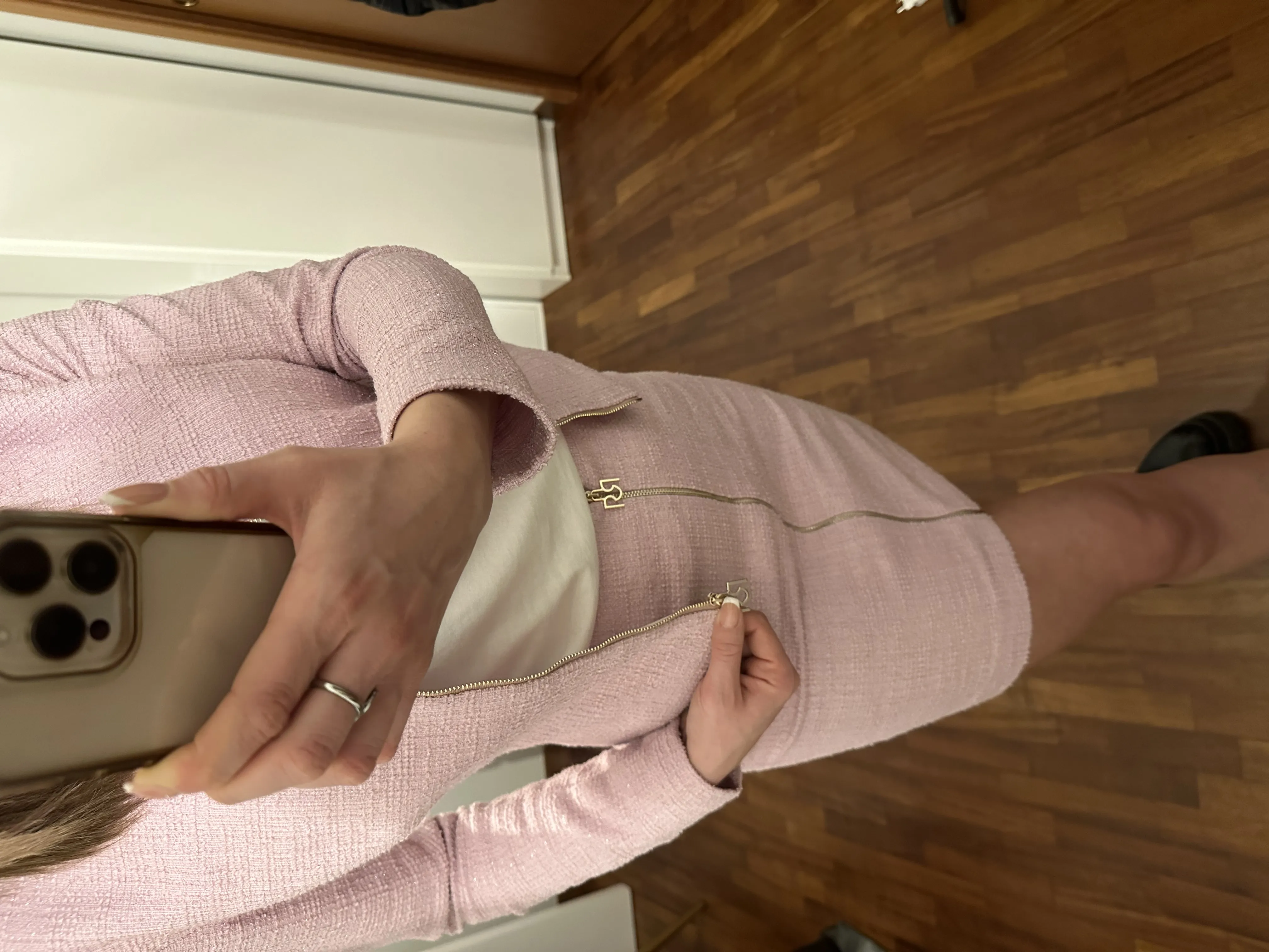Gonna RINASCIMENTO corta modello tubino realizzata in tessuto misto cotone un filo in lurex finissimo nella trama, chiusura zip 